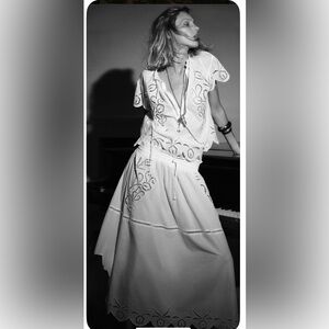 Zara ZW Collection White Cotton Round Neck & Short Sleeve Top. XS